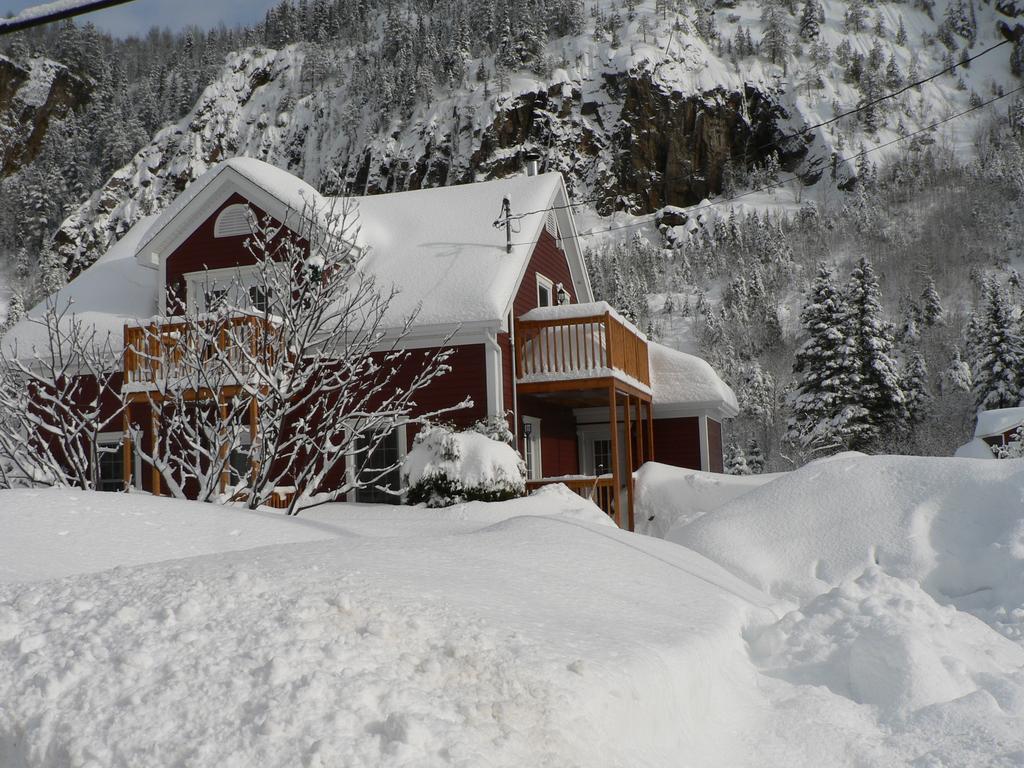 B&B Les Deux Pignons Petit-Saguenay Exterior foto