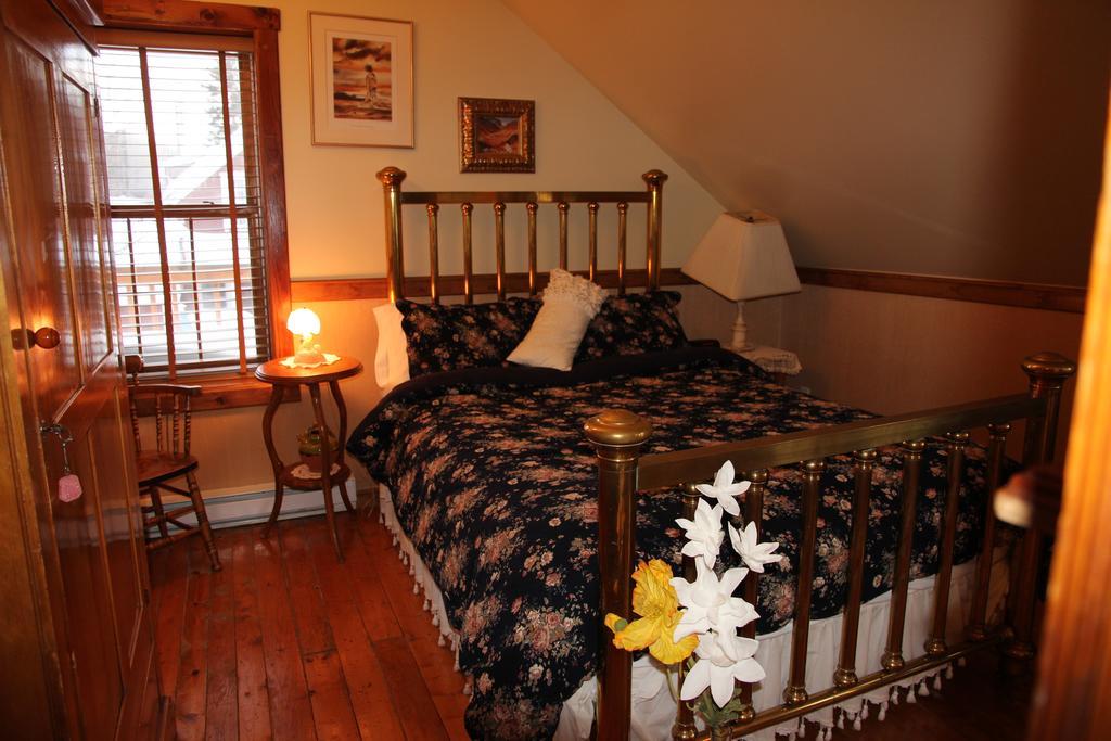B&B Les Deux Pignons Petit-Saguenay Habitación foto